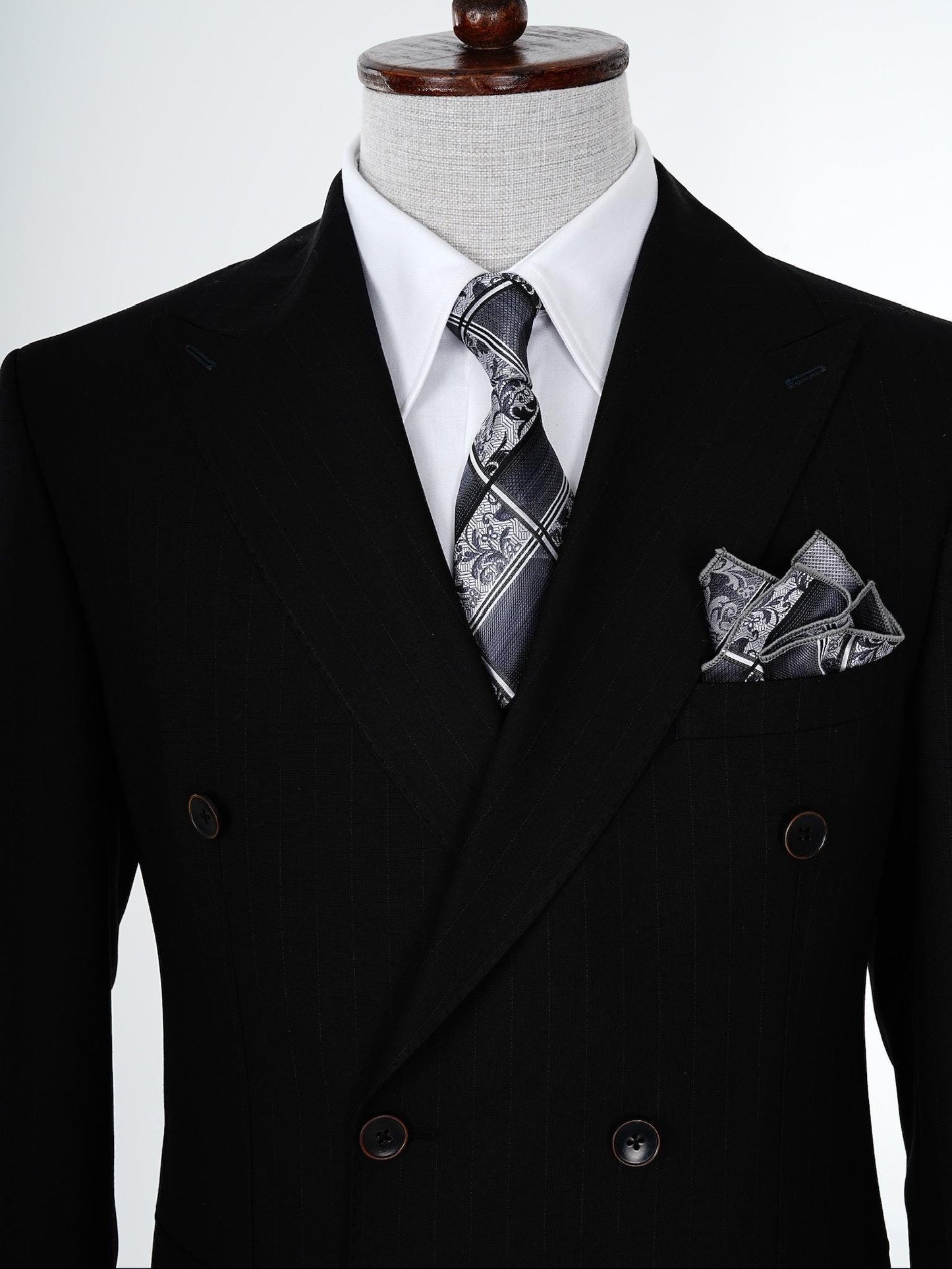 The Modena Parez Suit