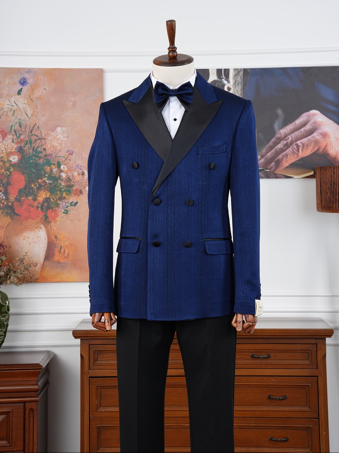 The Sovereign – Navy Double-Breasted Velvet Tuxedo Set