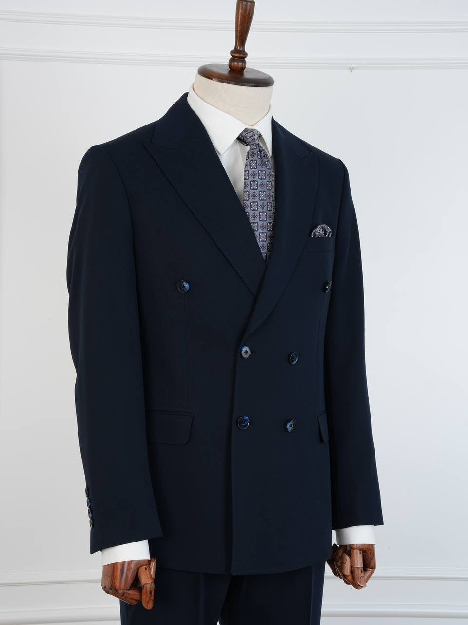 The Dark Navy Monarch Suit by Parez