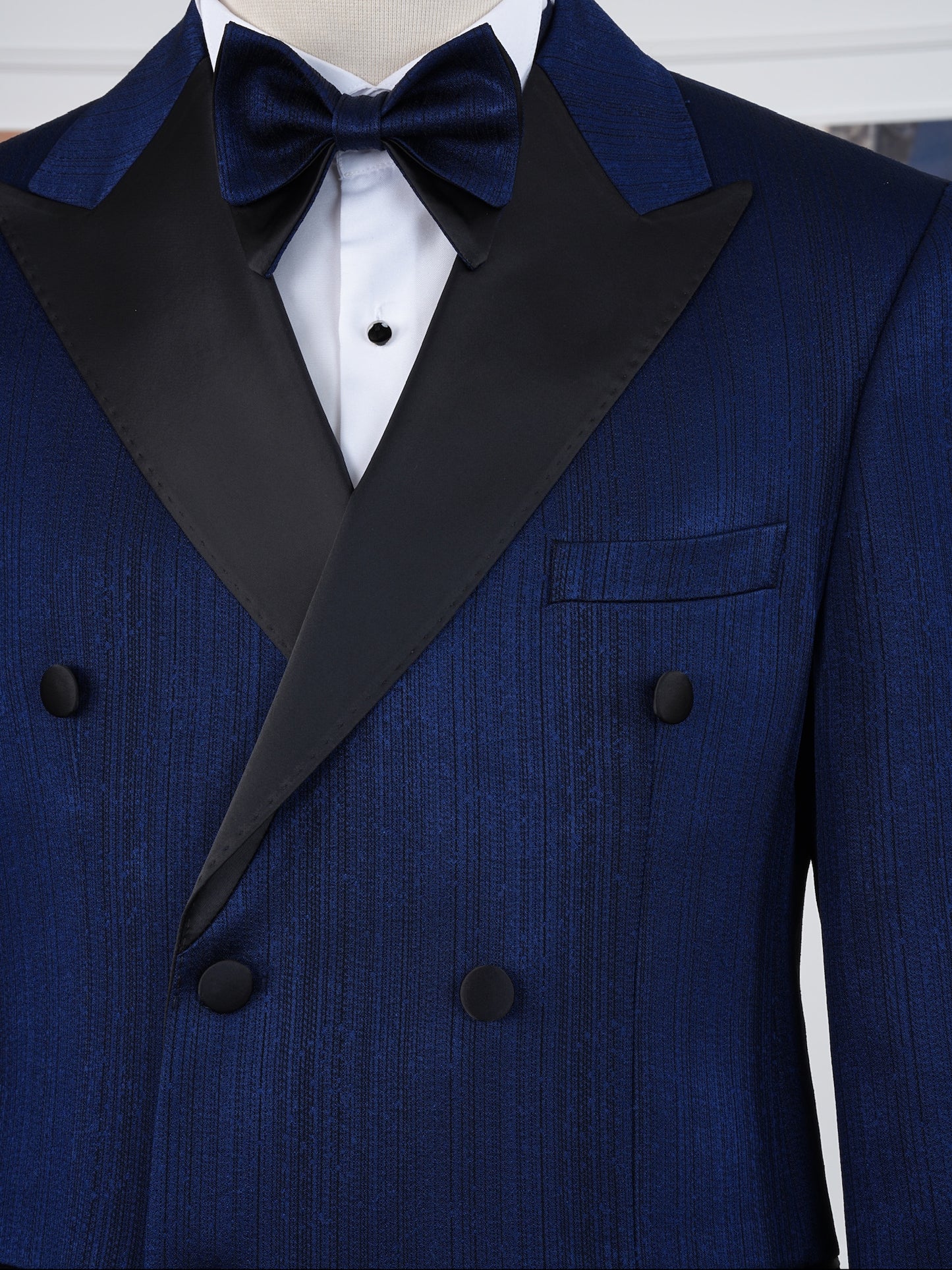 The Sovereign – Navy Double-Breasted Velvet Tuxedo Set