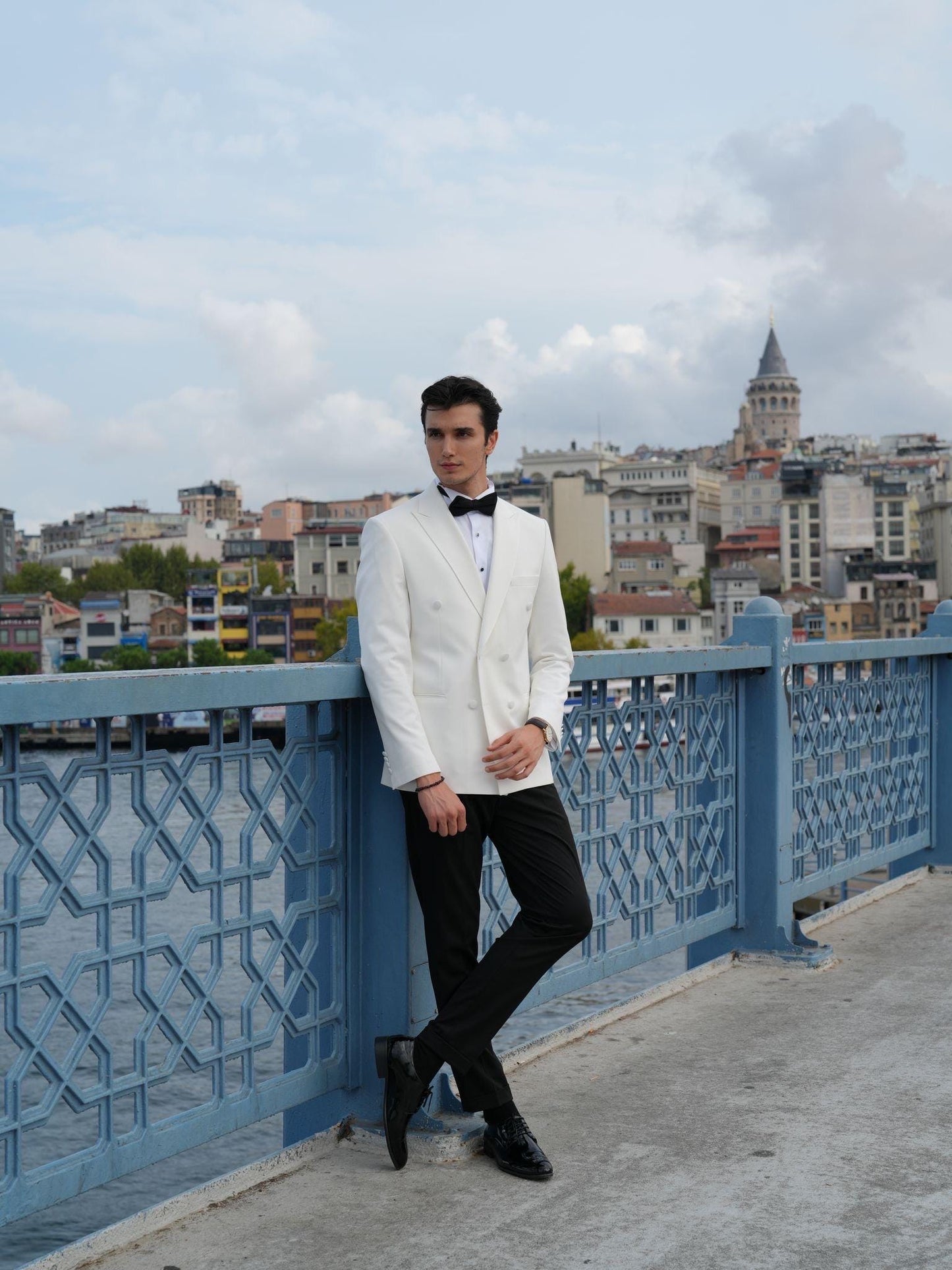 The Arclay White Parez Tuxedo